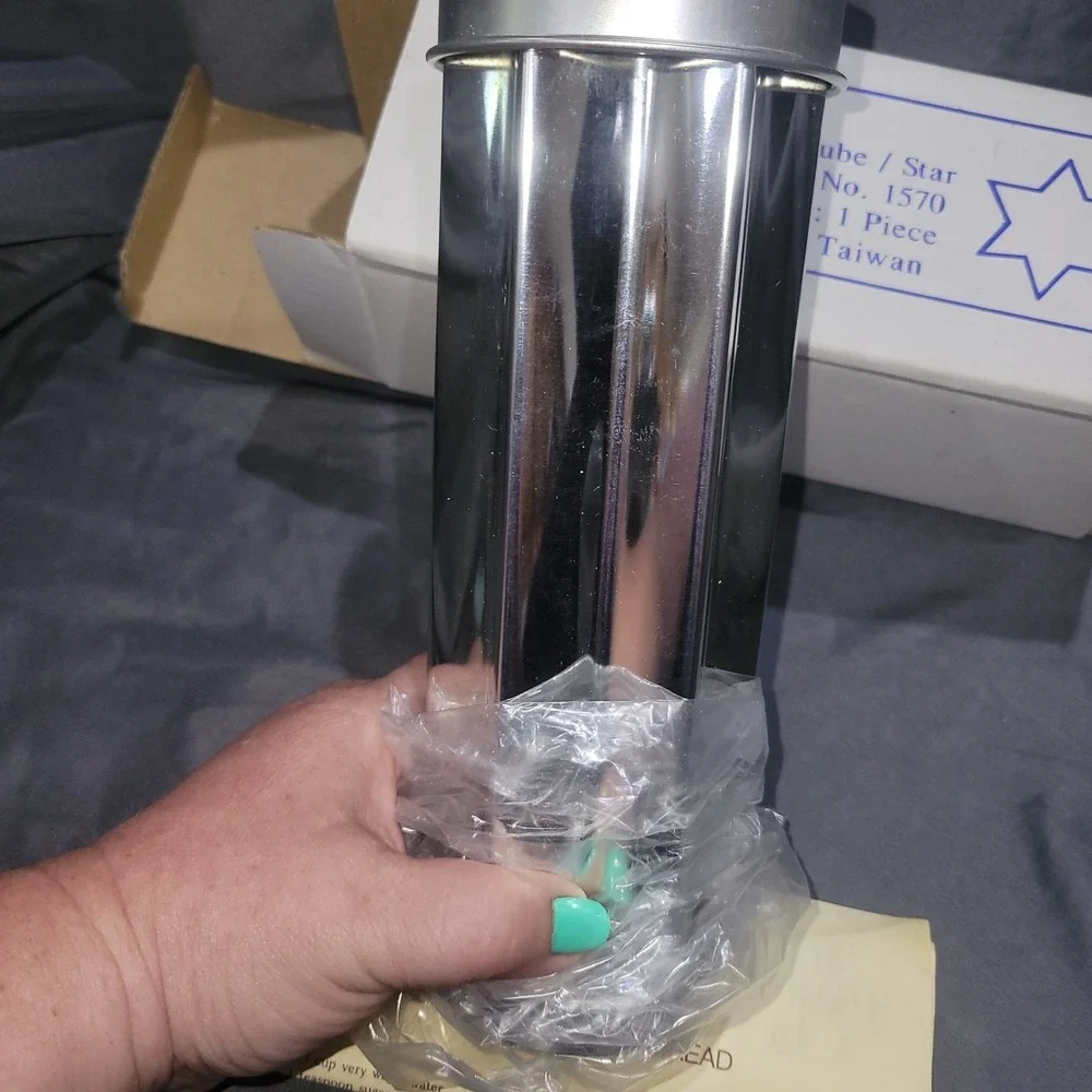 The Pampered Chef Valtrompia STAR Bread Tube Item #1570